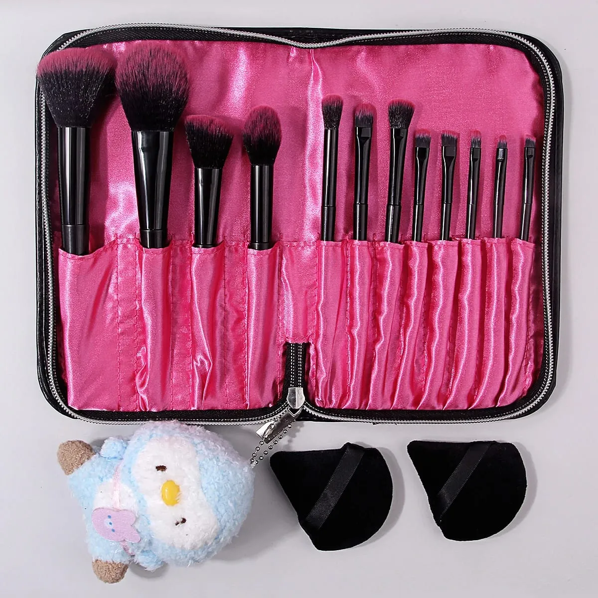 16Pcs Gradient Pink Makeup Brush Set Soft Synthetic Hair Face Eye Cosmetic Brushes With 2 Triangle Velvet Powder Puffs Black Mak — image 5