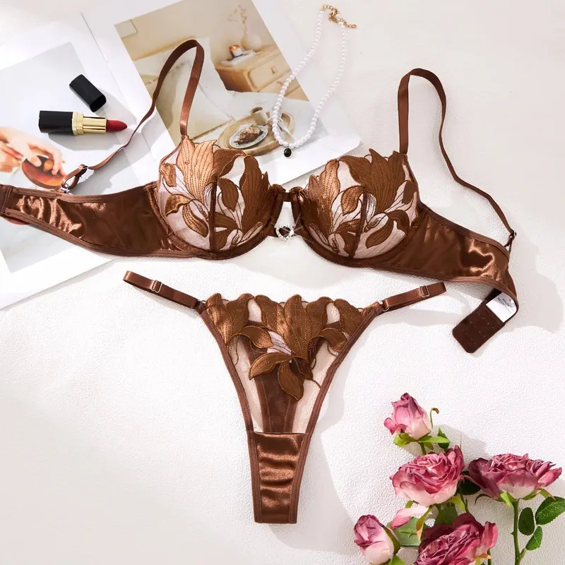 Coffee-Colored Embroidered Print Pajama Set - A Set Featuring A Floral Design Suitable for Women A sexy Bra ZA824031