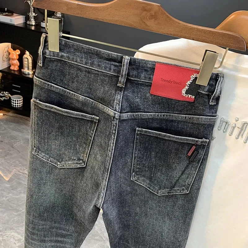 2025 nuevos pantalones vaqueros cónicos Micro Haren para hombres otoño moda versátil Casual elástico suelto pantalones de piernas pequeñas — image 1