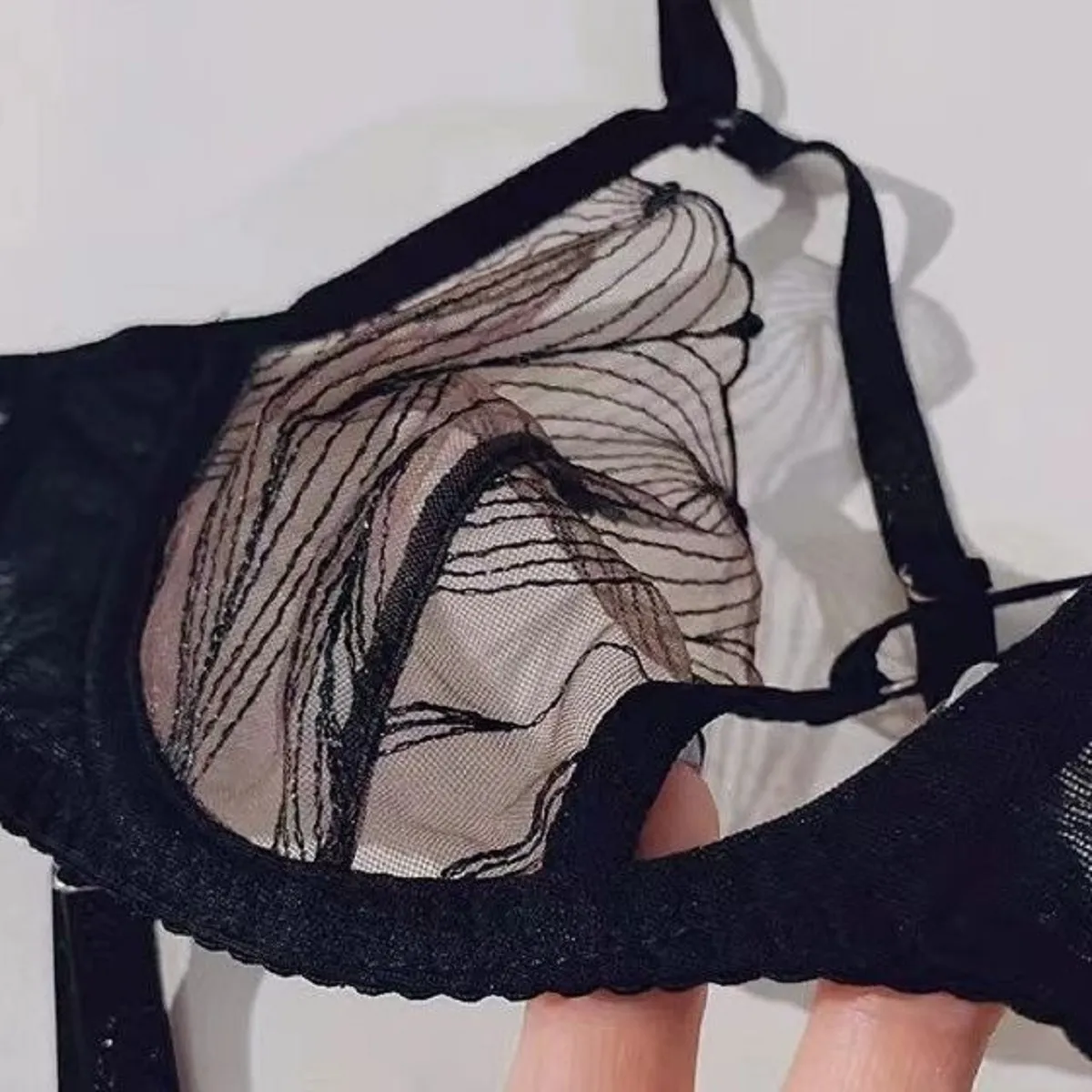 Set Lingerie Wanita Pakaian Dalam Push Up Cincin Baja Romantis Bulu Mata Jaring Hitam Set Bra dan Celana Dalam Segitiga Transparan Renda Seksi — image 4