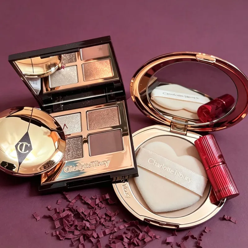 Luxury CT Makeup Suit Apat na Kulay na Eyeshadow Palette Matte Setting Powder Facial Concealer Effect Lipstick na Pangmatagalang Lip Lubrication — image 2
