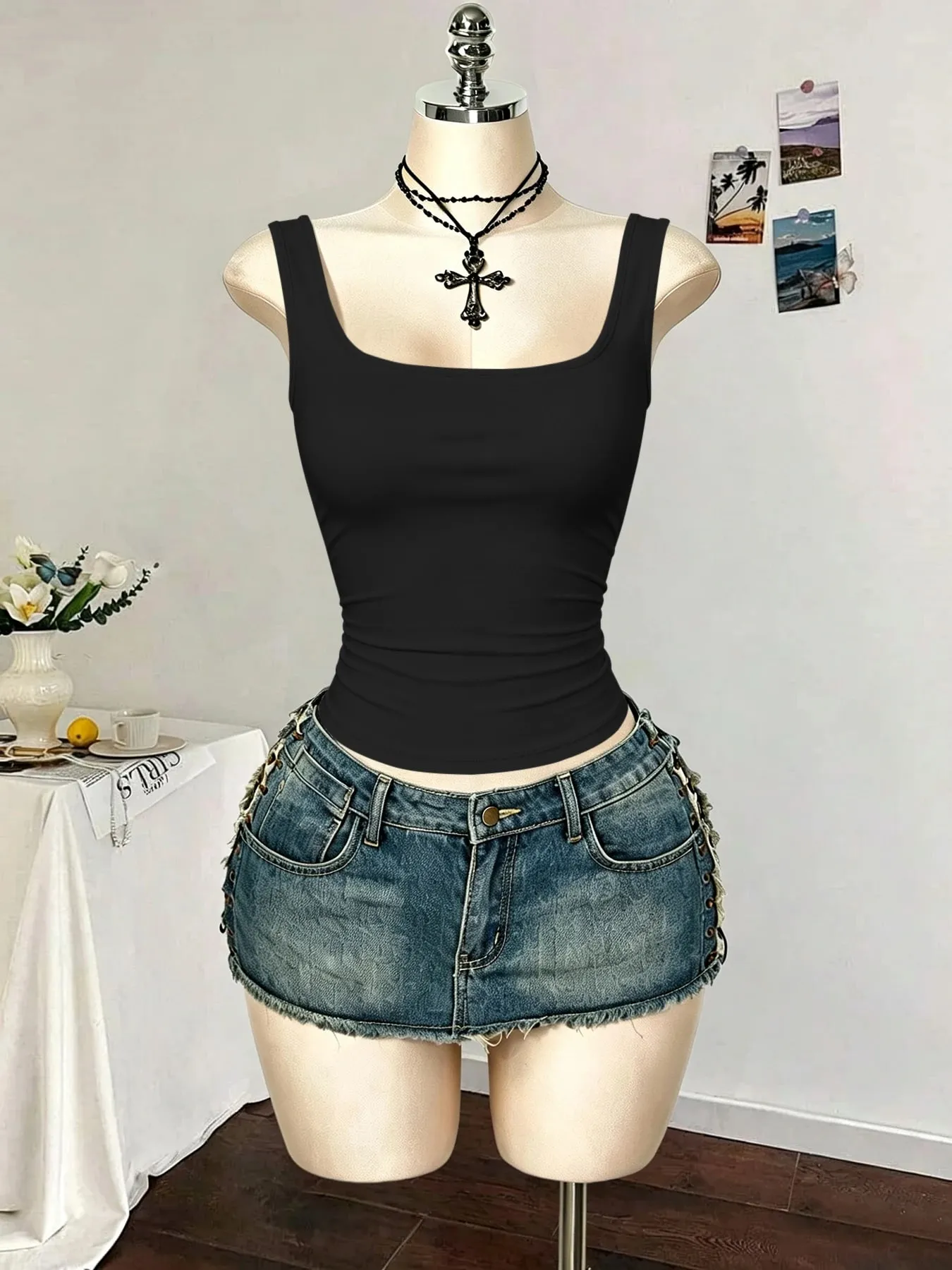 Women Square Neck Wide Strap Ribbed Tank Top Sleeveless Fitted Slim Casual Cami Top