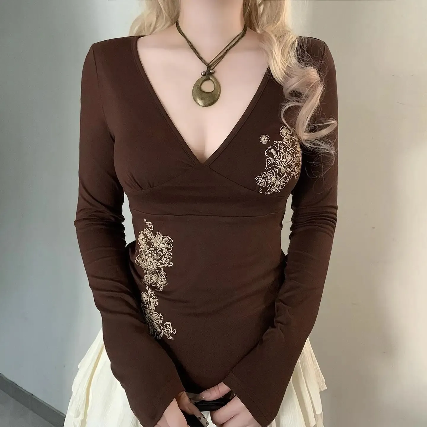 New Chinese style deep V-neck sexy slim fit retro floral print long sleeved T-shirt Maillard brown versatile top — image 1