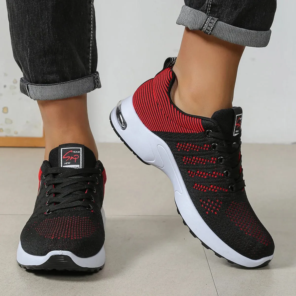 Men's Breathable Lace-Up Running Shoes Knitted Mesh Casual Shoes Comfortable Cushioned Sole Daily Shoes