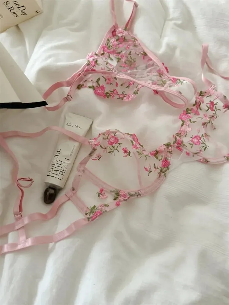 Everyday French Lace Bra Set Wireless Support Embroidered Flower Ultra Thin Breathable Comfort Hollow Out Lingerie BANERDANNI