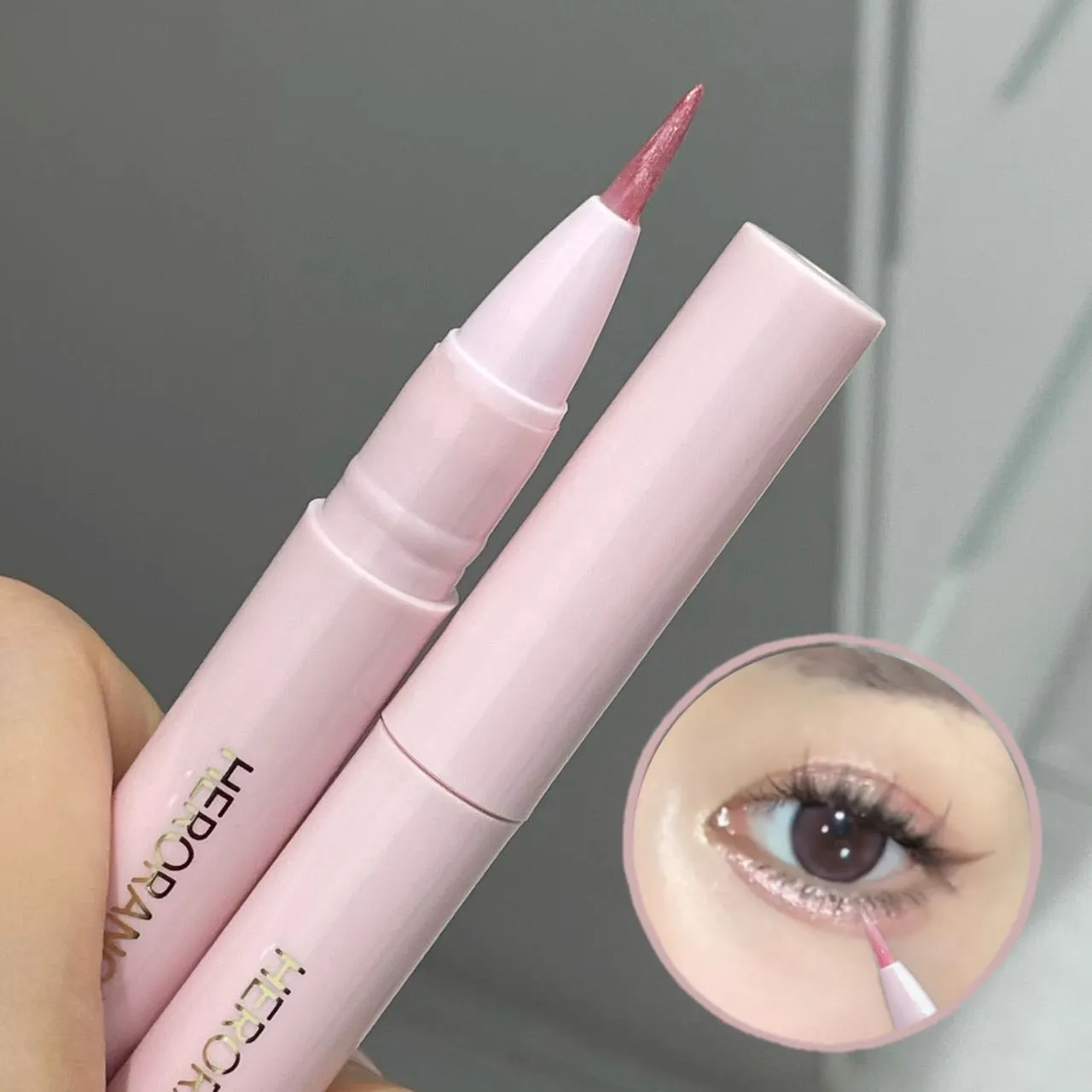 Herorange Glitter Shimmer Eyeliner Pen Sparkly Highlighter for under Eye Smooth Liquid Lying Silkworm Makeup Pen
