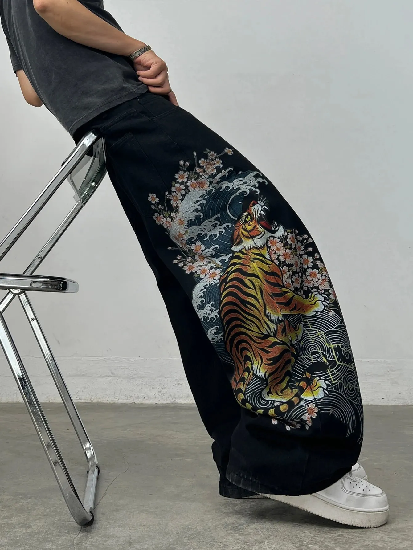 Men's Black Baggy Wide-Leg Jeans with Tiger Cherry Blossom and Wave Print Y2K Streetwear Hip-Hop Fashion Casual Versatile Pants