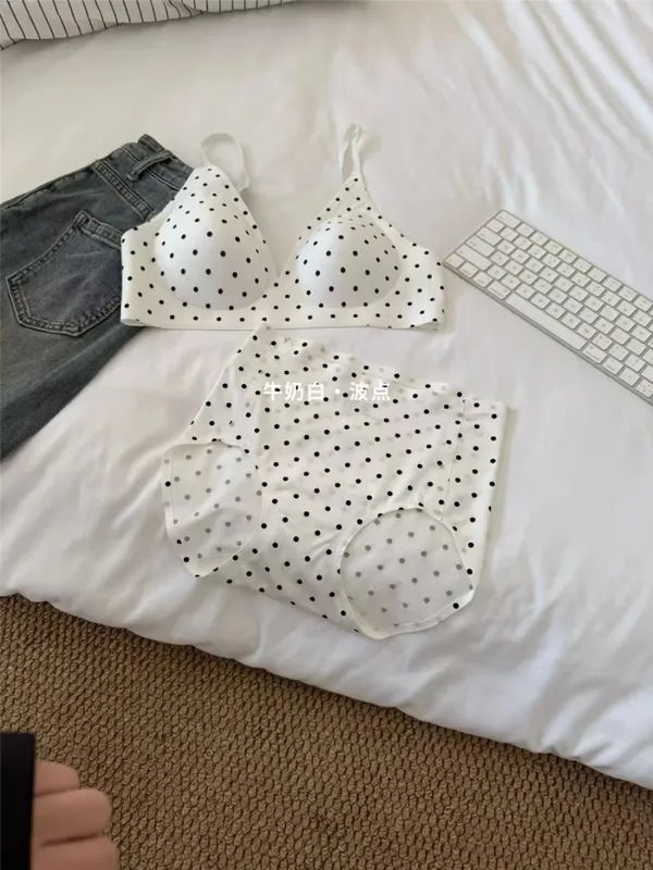 American Retro Polka Dot Lingerie Set Seamless Deep V Bra Wireless Jelly Soft Support Anti Sagging Sexy Comfort Women MOYISU Bra — image 12