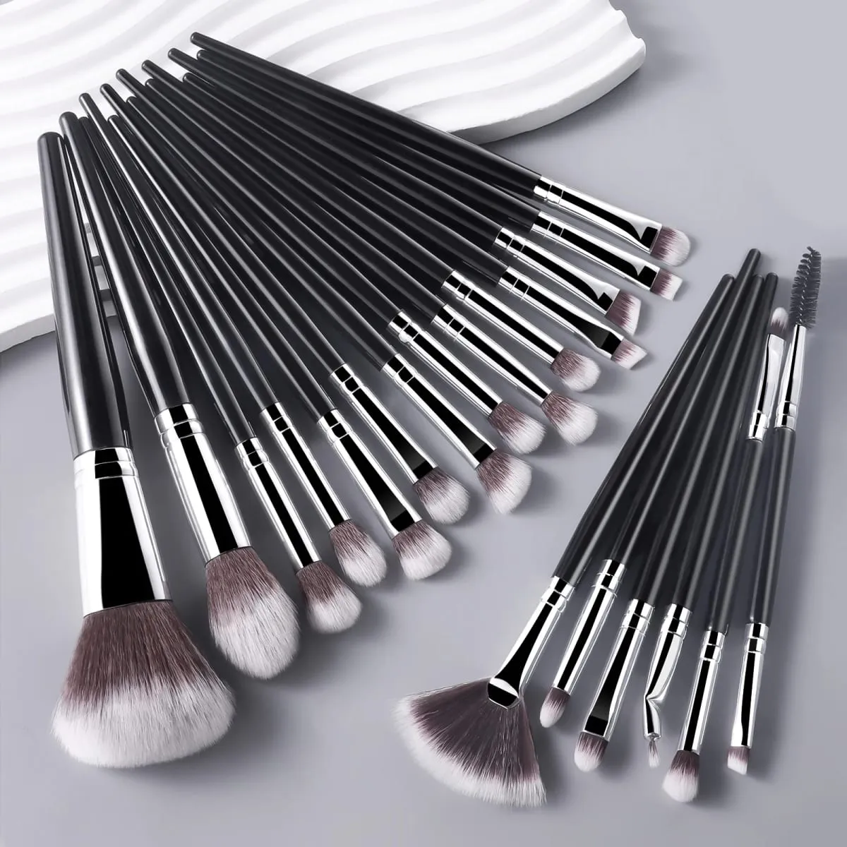 20Pcs Makeup Brush Set Powder Foundation Blush Eyeshadow Eyebrow Brushes Cosmetic Tools with Storage Bag — image 2
