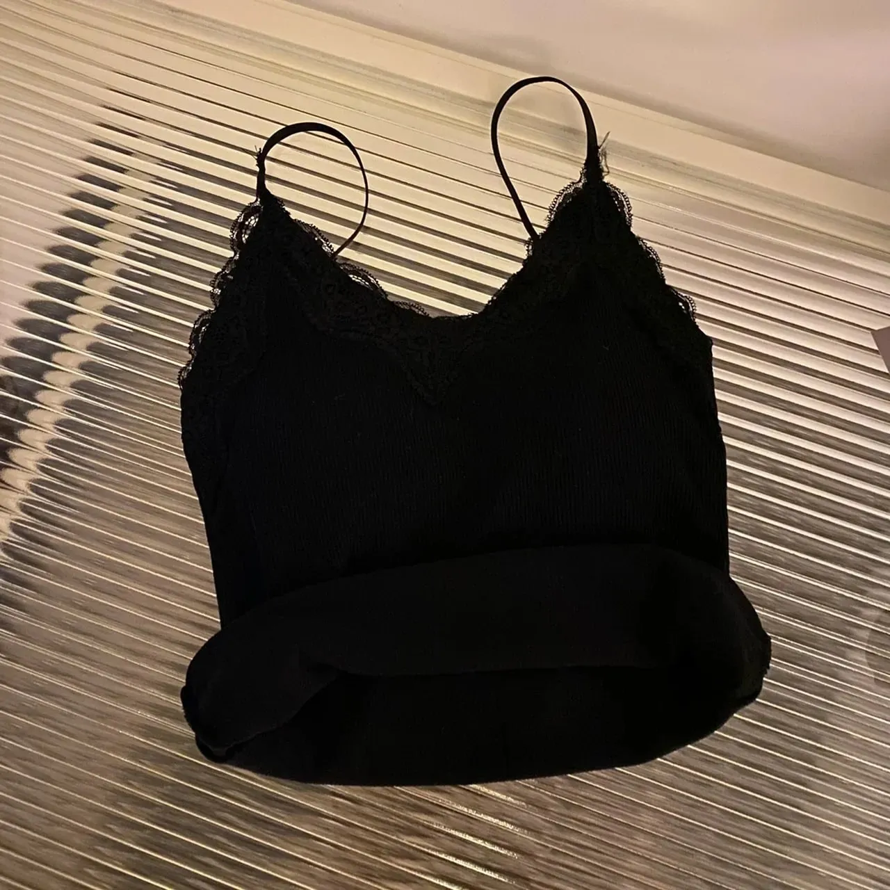 2026 ฤดูร้อน Slim Elegant Camis ผู้หญิง Camisole Tank Tops เซ็กซี่รัดตัว Top กับ Pad หน้าอกหวานลูกไม้ Patchwork Crop Tops