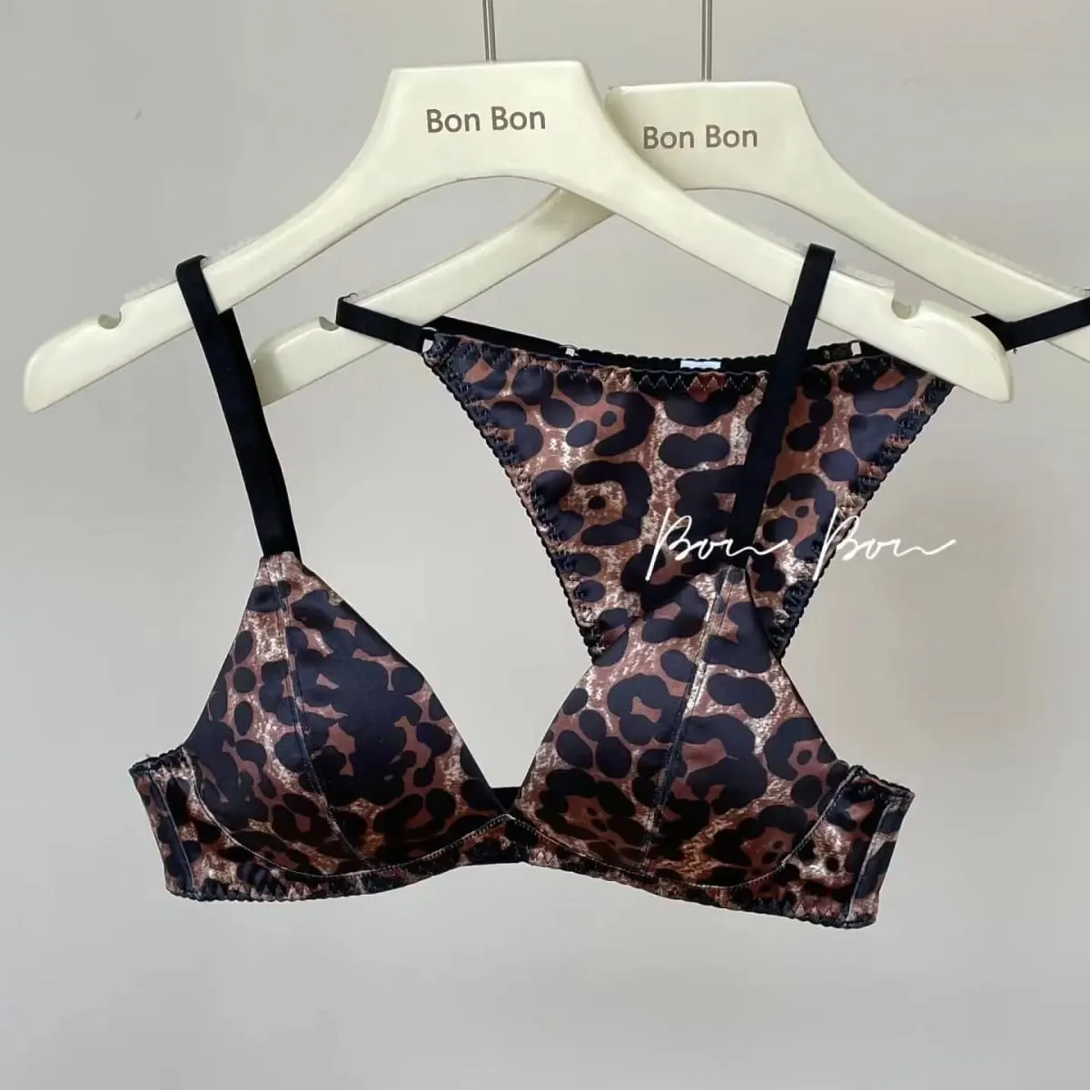2026 New French Ultra Thin Women Lingerie Set Satin Lace Splicing Comfort Bras Leopard Print Temptation Bra Thong Sets Underwear — image 4