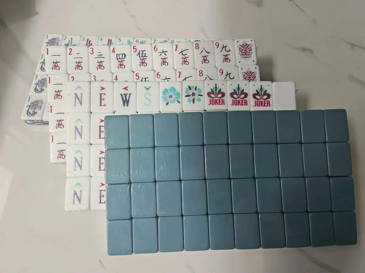 Customizable American Mahjong Sets 160 Tiles 4-Layer Acrylic Mah Jongg Surprise Gifts Mahjong Portable Travel Family Party Games — image 12
