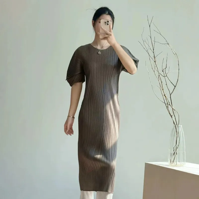 Miyake Pleated Round Neck Puff Sleeve Dresses Lightweight Wrinkle-Resistant Women's Casual Minimalist Chic Dress 2026 New