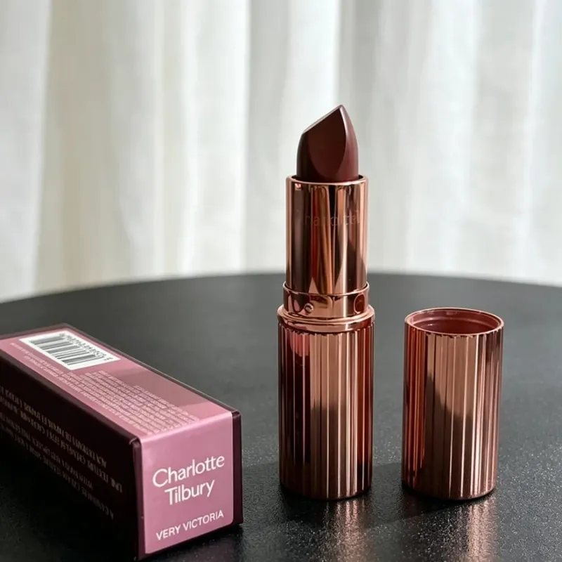 CT Dễ dàng sử dụng 4 màu 9 màu Bảng phấn mắt Charlotte Tilbury Son dưỡng môi Gối Talk Big Lip Plumpgasm Lip Blush Quà tặng trang điểm