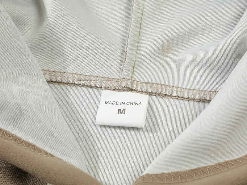 Four button hooded sweatshirt autumn winter men's new long sleeved hooded sweatshirt fashionable and casual men's sportswear,