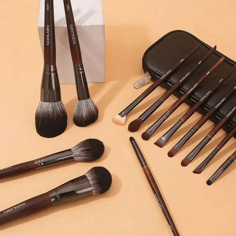 Premium Animal Fur Makeup Brush Set Wooden Handle Eyeshadow Blush Powder Eyebrow Brushes Beauty Makeup Tools Fur Cosmetic