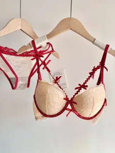 Ensemble de Lingerie de mariée en dentelle avec nœud rouge pour femmes, Style pur, soutien-gorge Push Up, culotte, costume, petite poitrine, vêtements intimes pour fête de mariage
