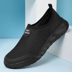 2023 uomini leggeri scarpe casual traspirante slip on scarpe da ginnastica casual maschili antiscivolo appartamenti da uomo scarpe da passeggio all'aperto taglia 40-47