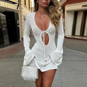 Beach Knit Hollow Out Kort Klänning Kvinnor Mode Snörning Utsvängda ärmar Kvinnliga Klänningar 2026 Vår Sommar Dam Semester Solida klädnader