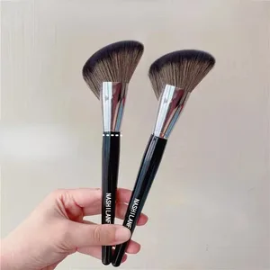 Musta Sculpting Brush Professional Meikkisiveltimet Suuret Kosmeettiset Kasvojen Cont Bronzer Oblique Powder Poskipunasivellin Kasvomeikkityökalut